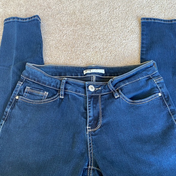 Daytrip Virgo Dark Wash Skinny Jeans - Picture 4 of 7